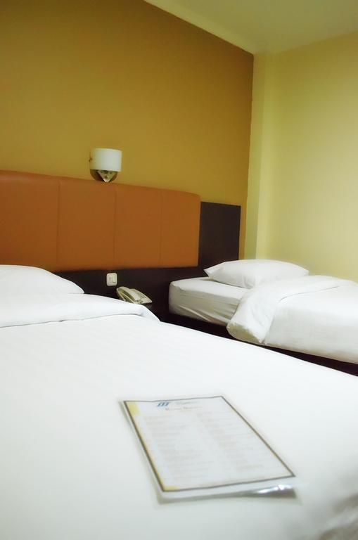 Royal Mamberamo Hotel Sorong Quarto foto