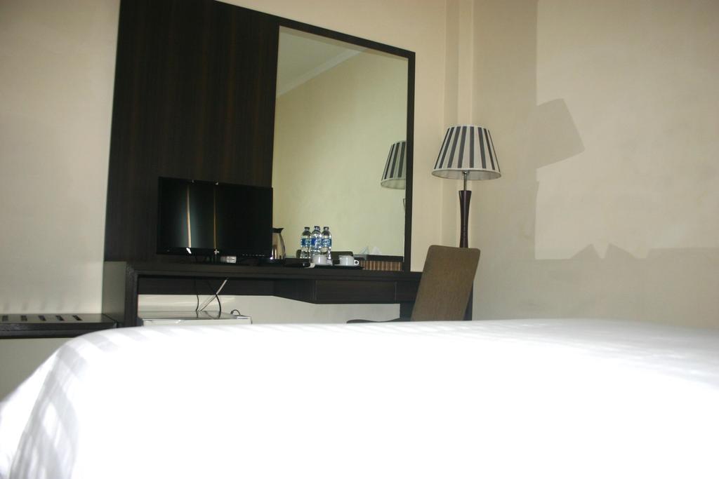 Royal Mamberamo Hotel Sorong Quarto foto