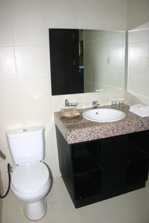 Royal Mamberamo Hotel Sorong Quarto foto