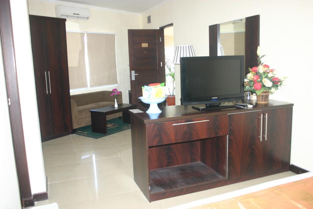 Royal Mamberamo Hotel Sorong Quarto foto