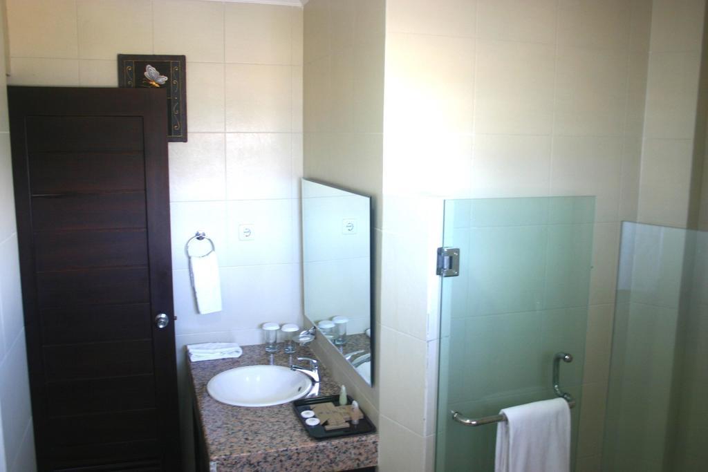Royal Mamberamo Hotel Sorong Quarto foto